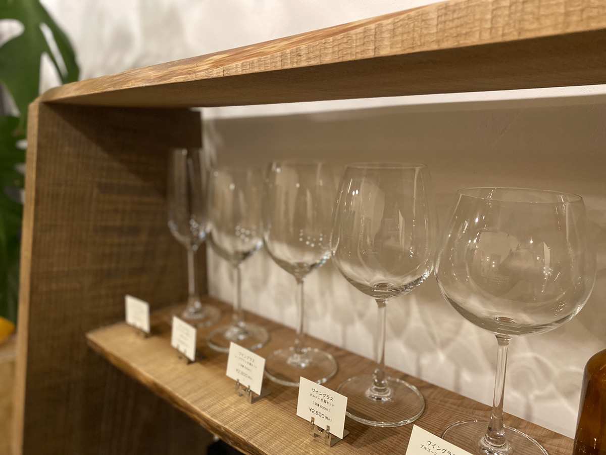 ワイングラスの形が色々あるのはなぜ 明日のデートで使える豆知識 アントビー株式会社 Electronics Hospitalities